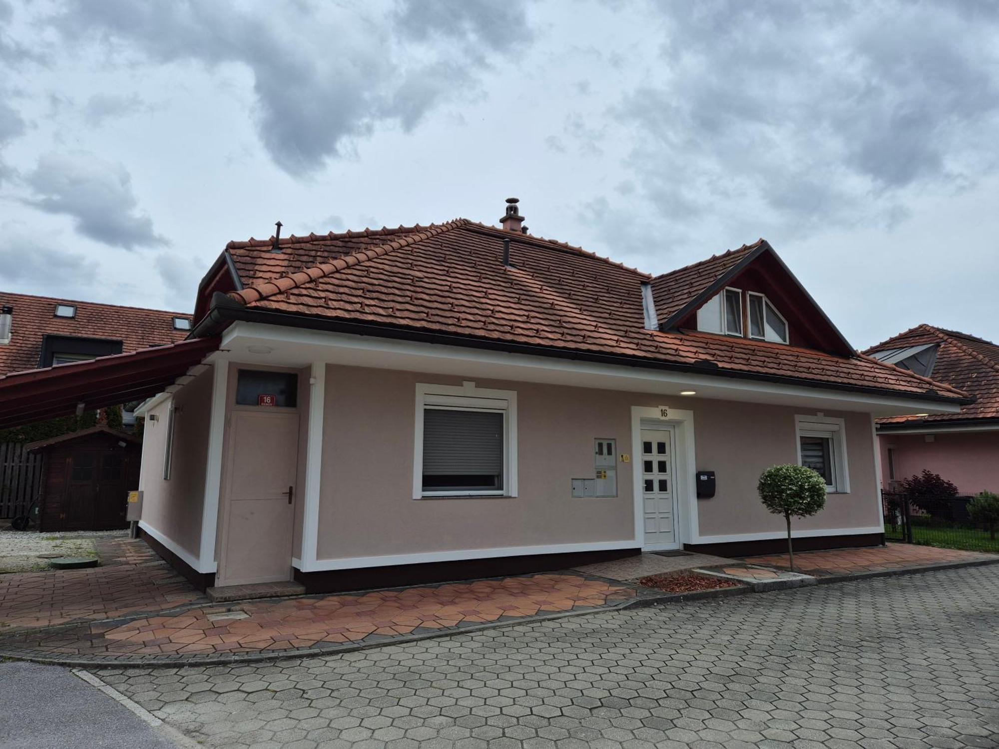 Oddih V Mirnem In Zelenem Okolju Apartment Škofljica Exterior foto